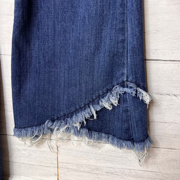 Judy Blue Jeans Womens Size 7/28 Medium Wash Tulip Raw Hem Cotton Blend - Picture 10 of 16